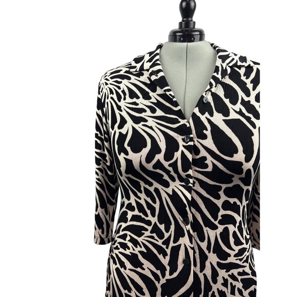 Women’s Chico’s travelers Size 2XL Black & White Patterned Long Sleeve Button Up - Picture 2 of 6